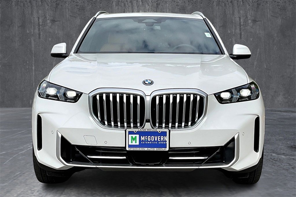 Used 2026 BMW X5 xDrive50e w/ Climate Comfort Package image 2