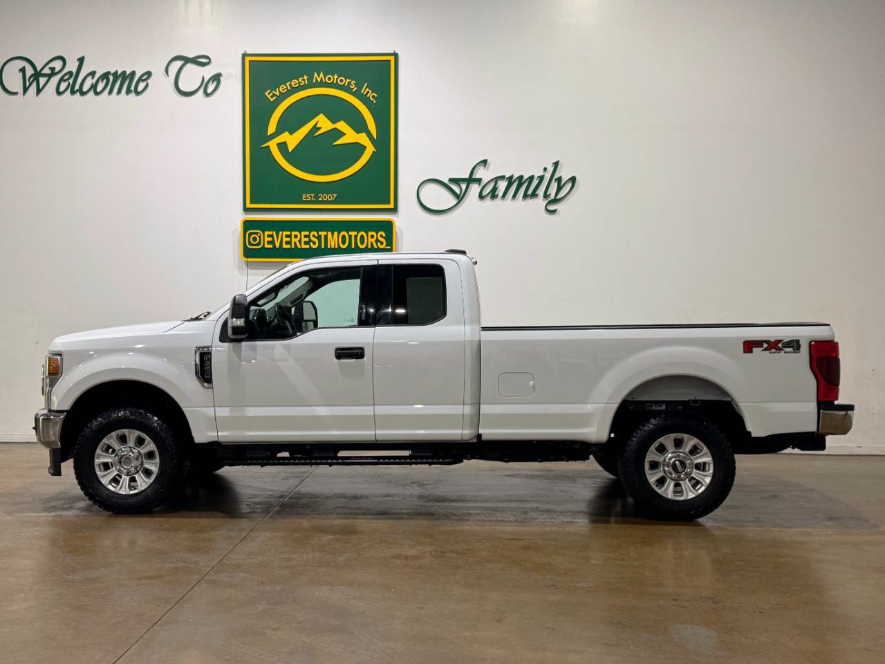 Used 2022 Ford F250 XLT w/ XLT Value Package AWD/4WD image 5