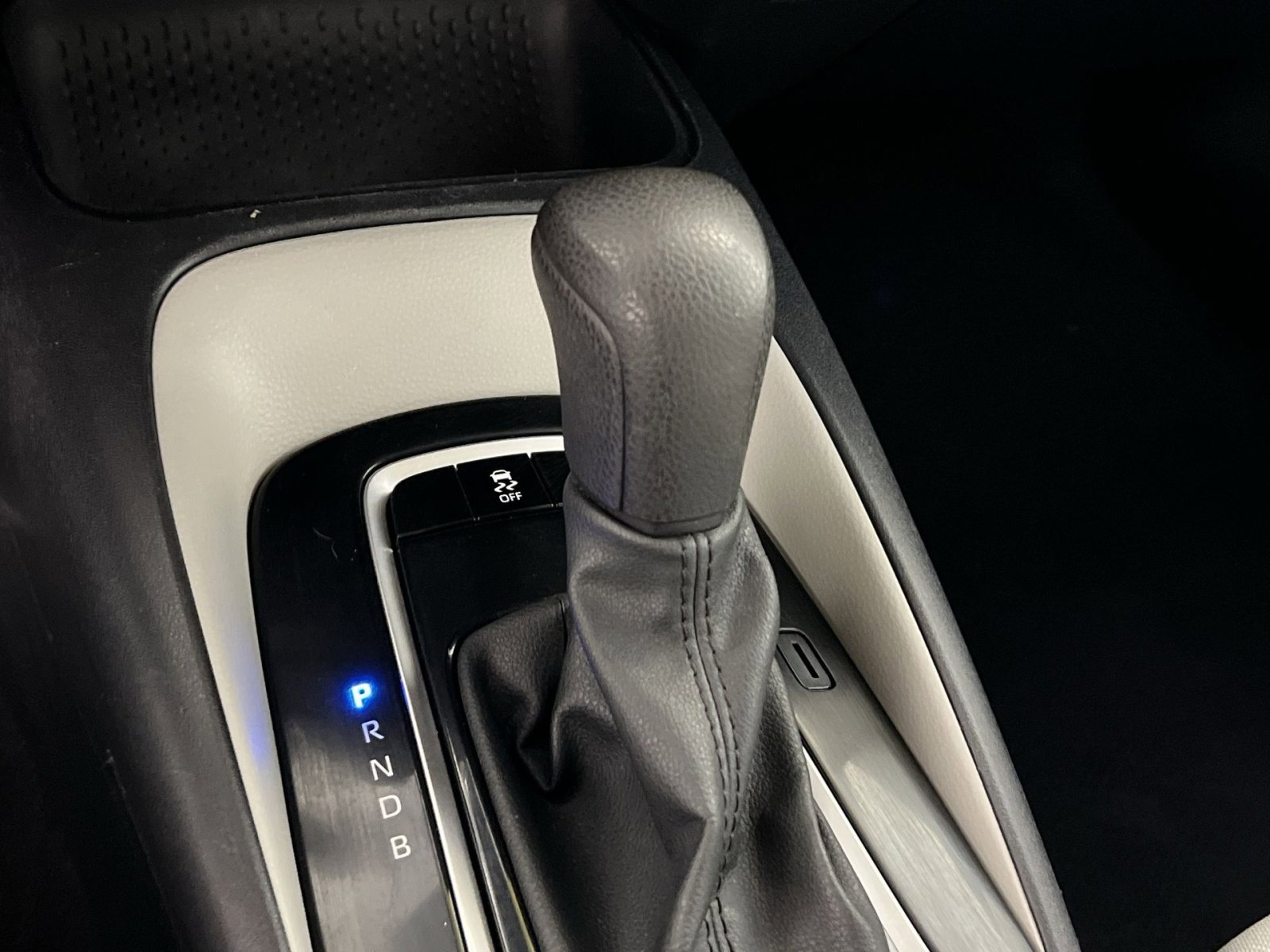 Used 2022 Toyota Corolla LE image 22