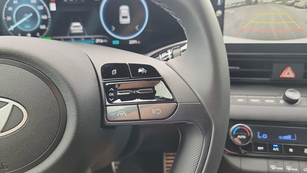 Certified 2025 Hyundai Elantra SEL FWD image 21