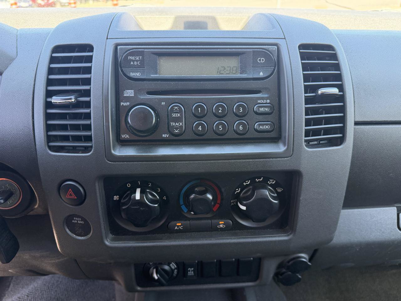 Used 2006 Nissan Frontier NISMO AWD/4WD image 12
