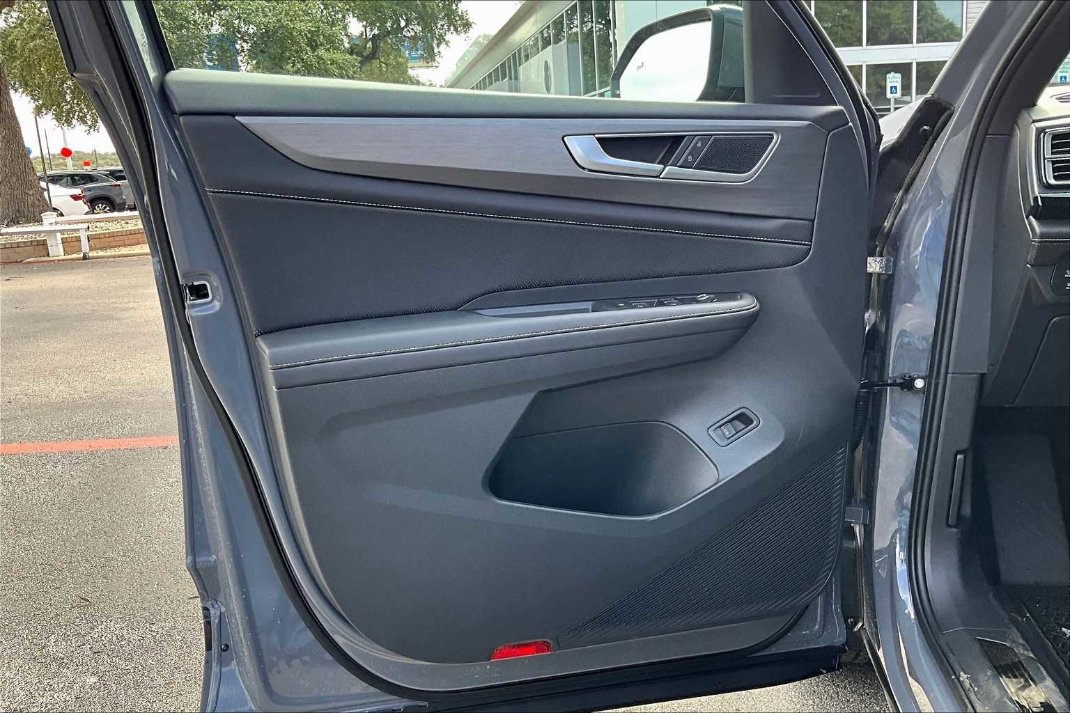 New 2026 Volkswagen Atlas Cross Sport SE image 10