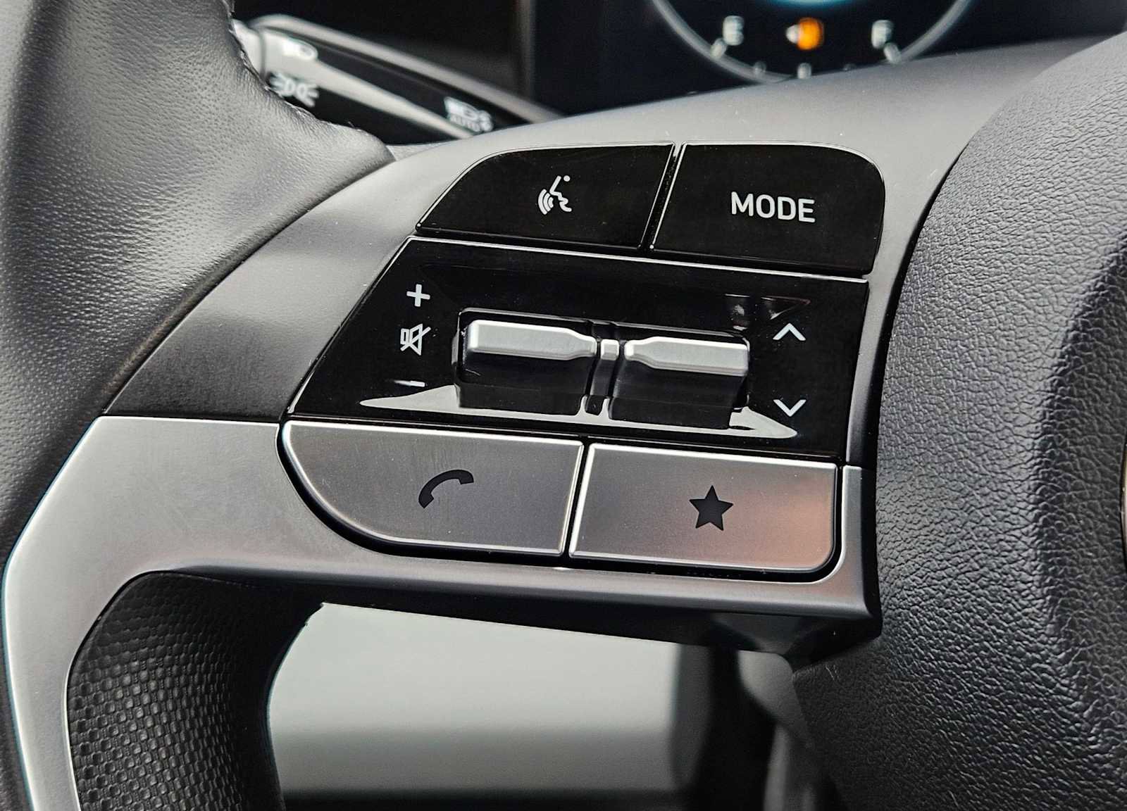 Used 2024 Hyundai Elantra Limited FWD image 22