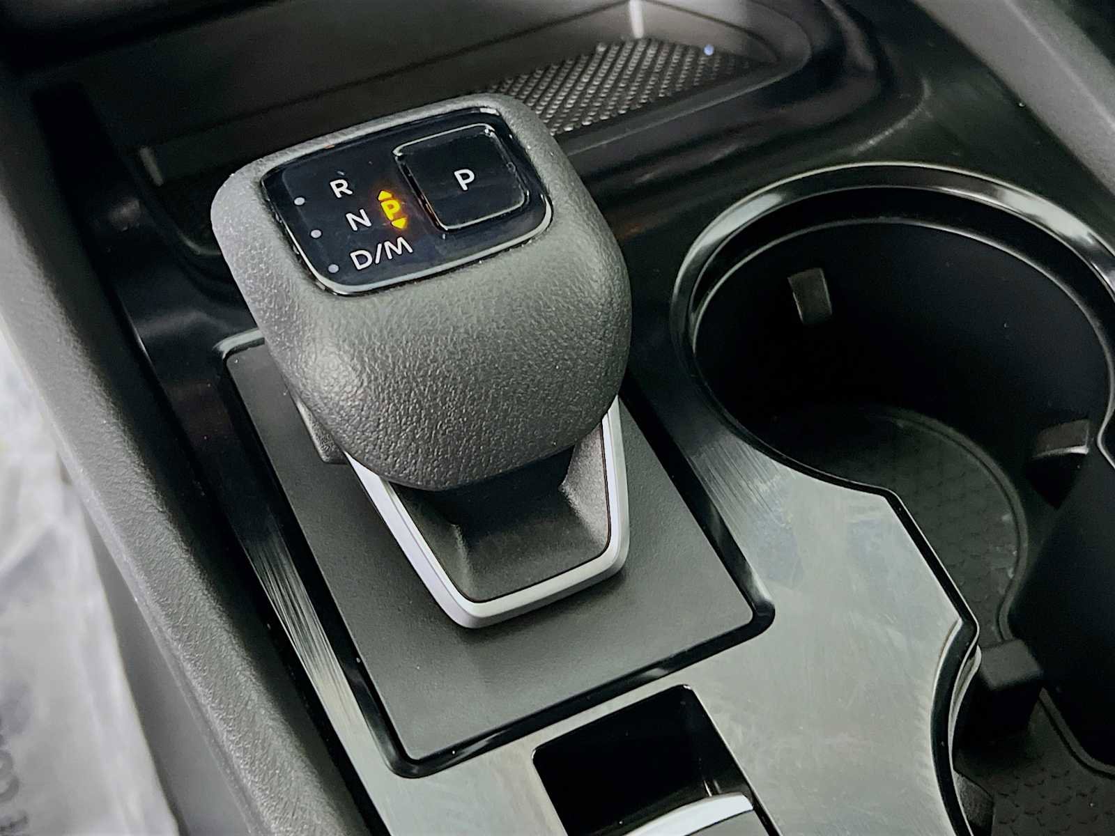 Used 2023 Nissan Rogue SV image 16