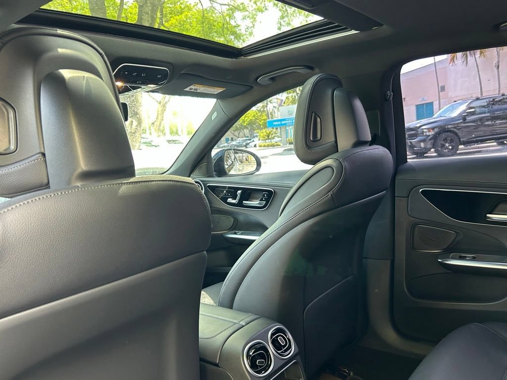 Used 2023 Mercedes-Benz C 300 Sedan image 42