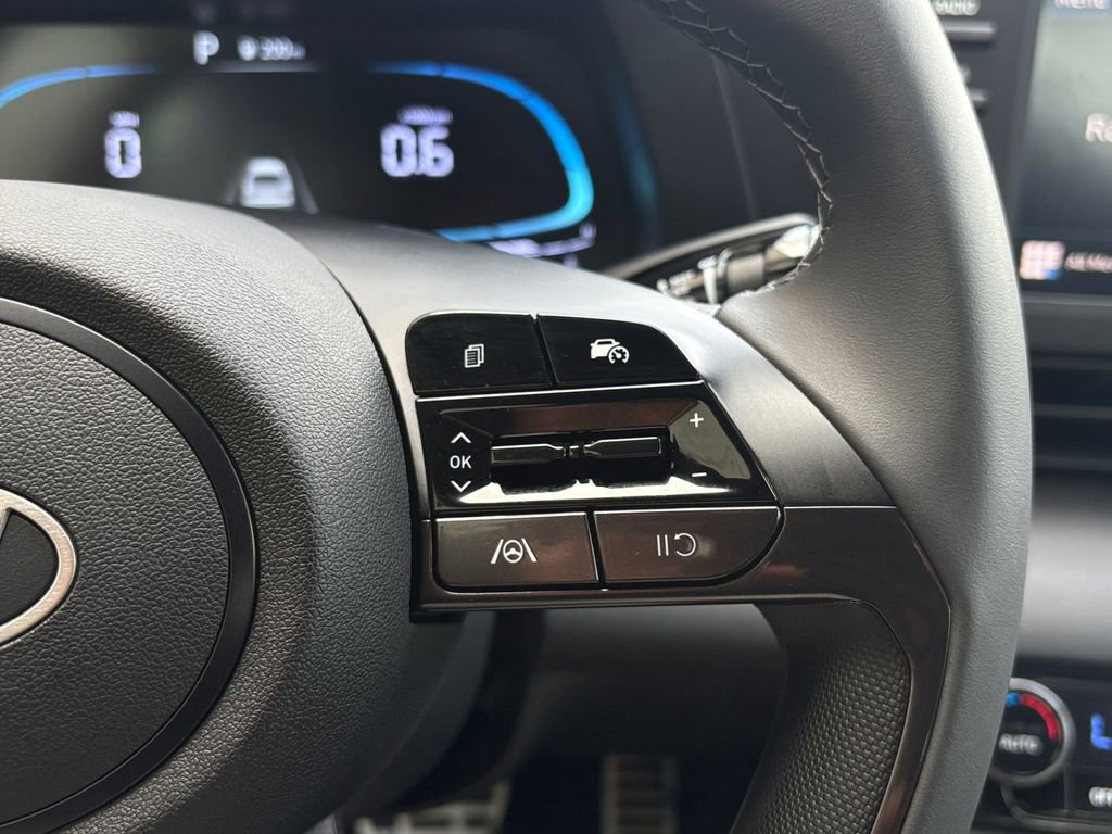 New 2025 Hyundai Elantra Sport image 14