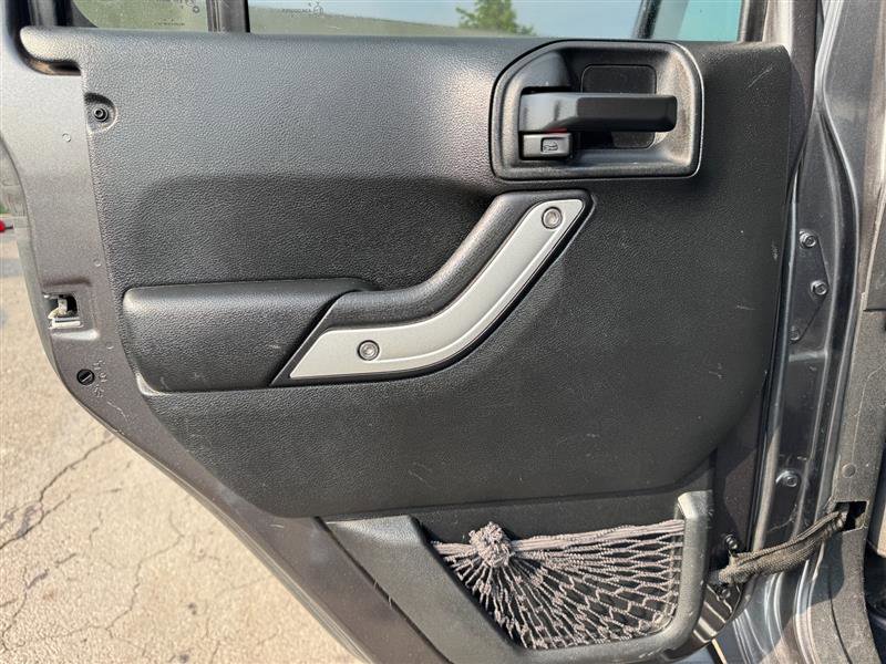 Used 2017 Jeep Wrangler Unlimited Sahara w/ Connectivity Group image 22