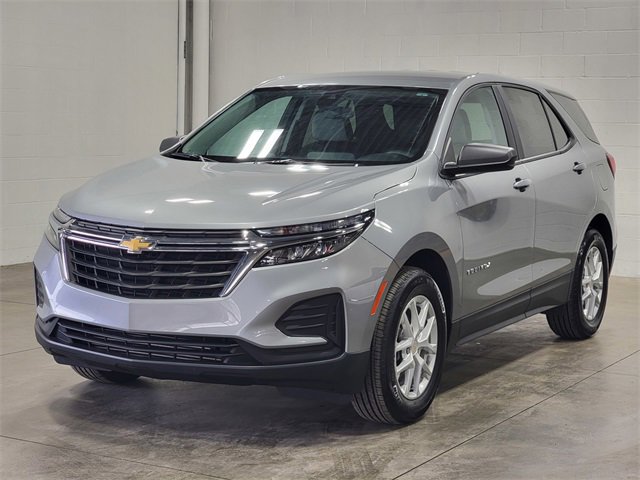 Used 2024 Chevrolet Equinox LS w/ LS Convenience Package image 2