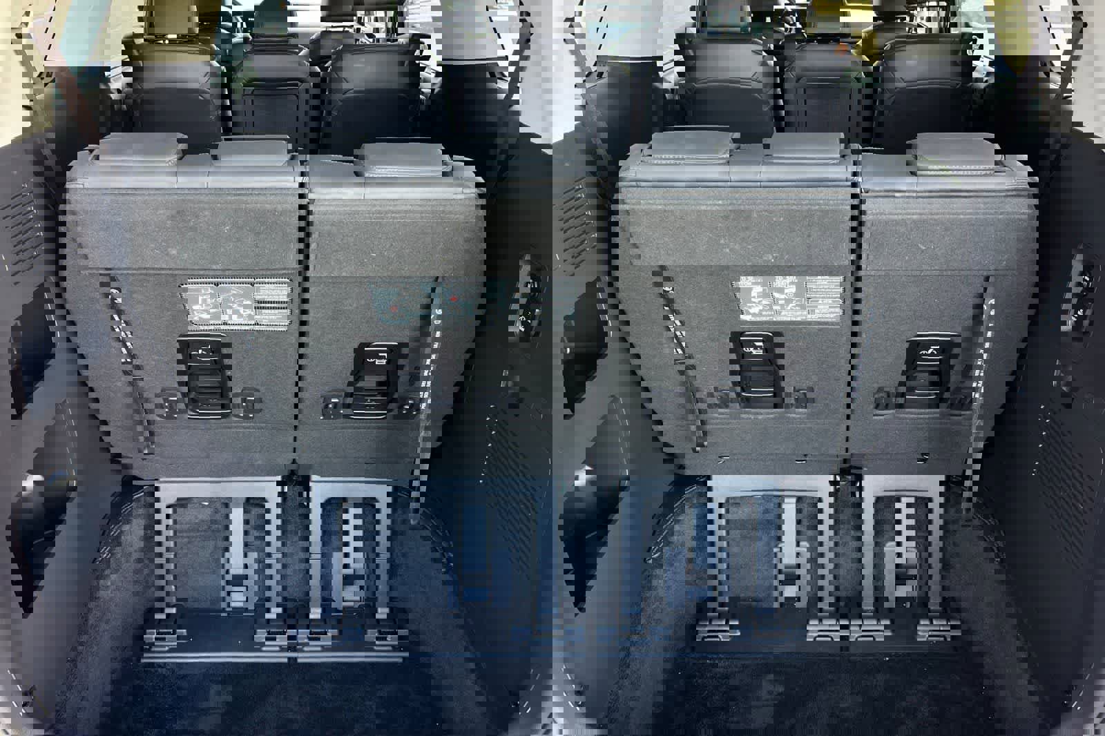 Used 2025 Kia Carnival SX Prestige image 19