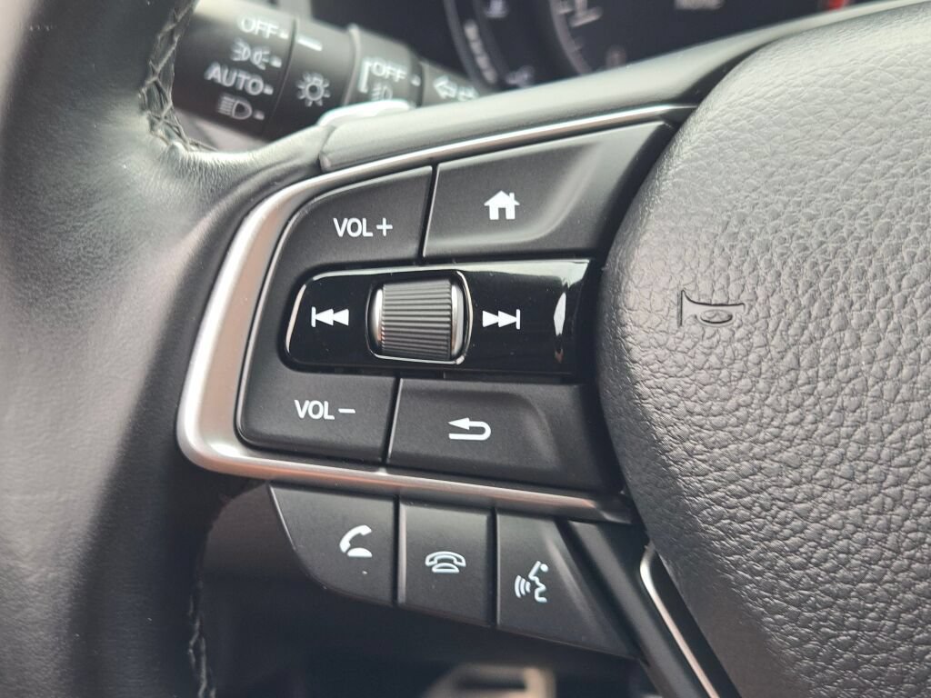 Used 2018 Honda Accord Sport image 32