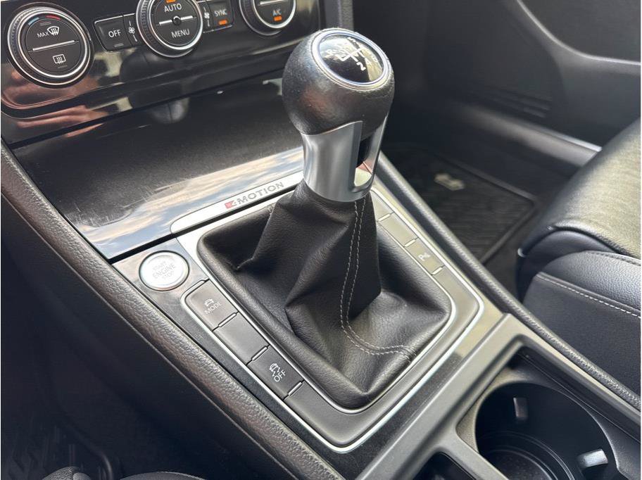 Used 2019 Volkswagen Golf R 4-Door AWD/4WD image 21