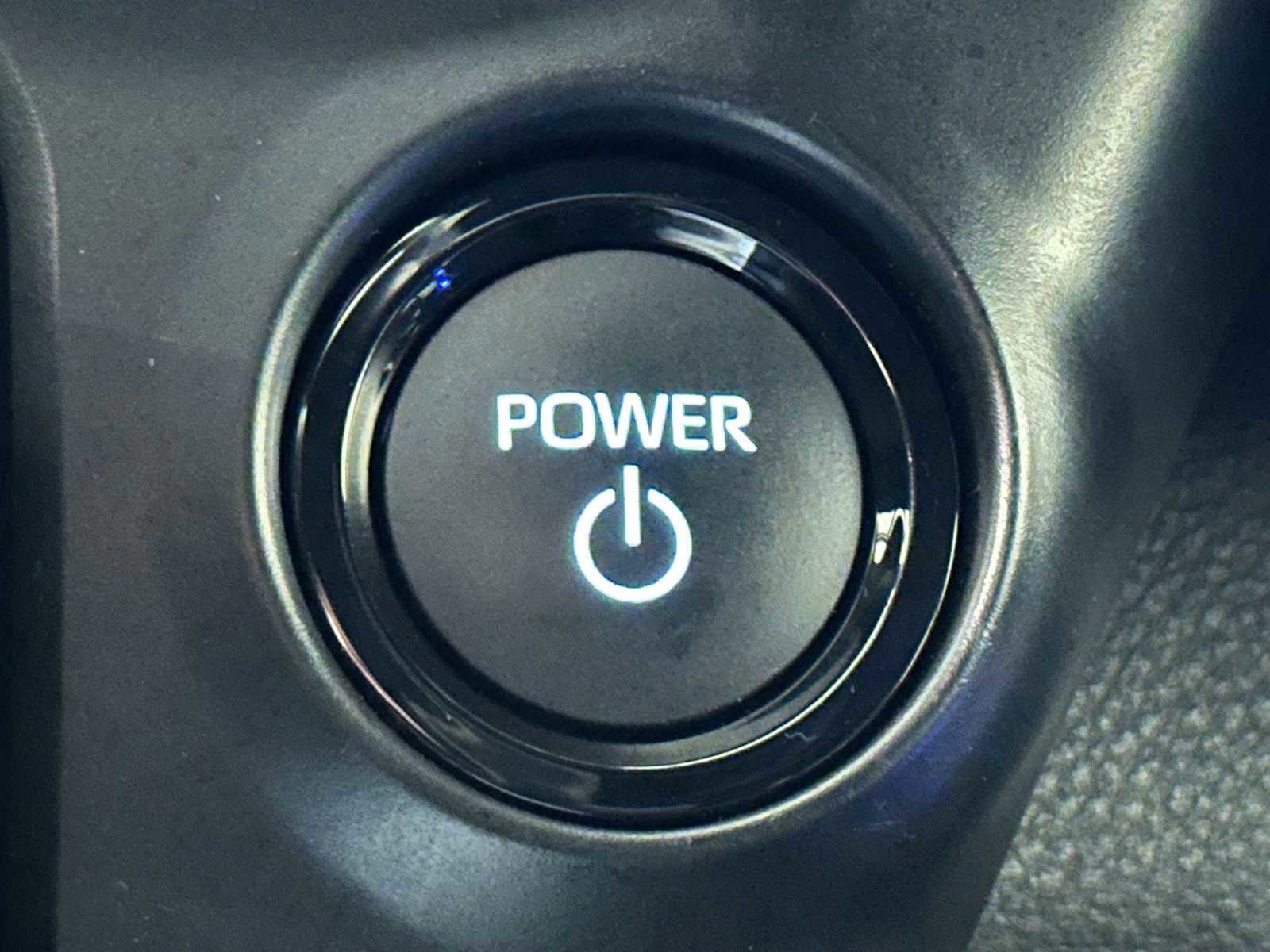 Certified 2025 Toyota Sienna XLE Woodland Edition image 20