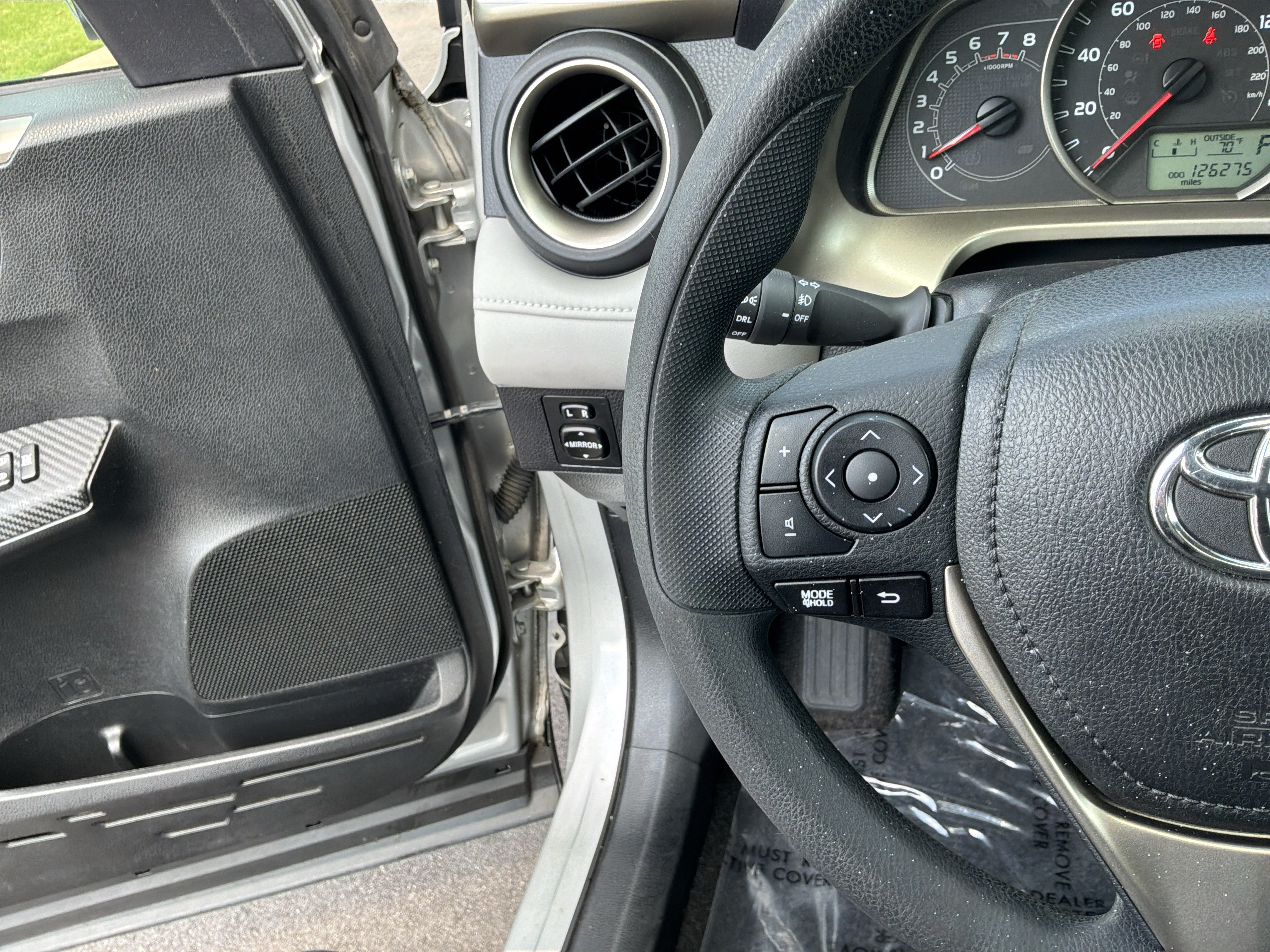 Used 2015 Toyota RAV4 XLE FWD image 19