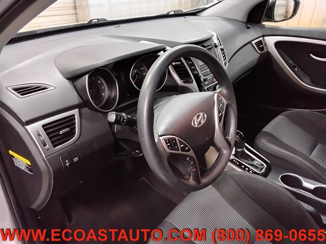 Used 2016 Hyundai Elantra GT FWD image 11