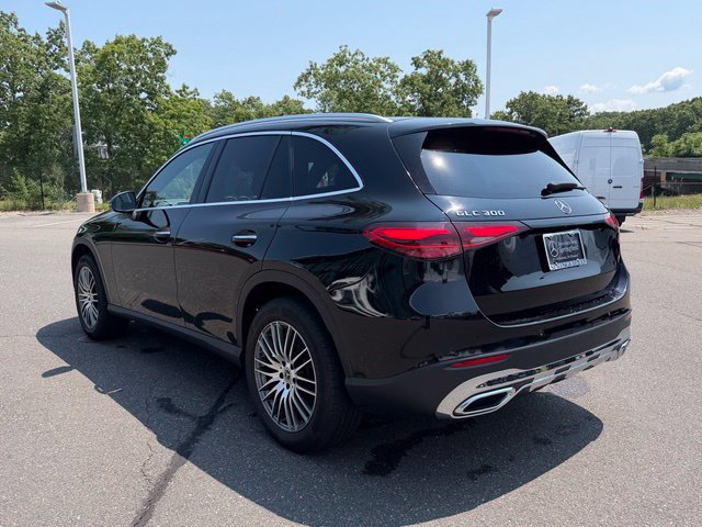 Used 2024 Mercedes-Benz GLC 300 4MATIC image 5