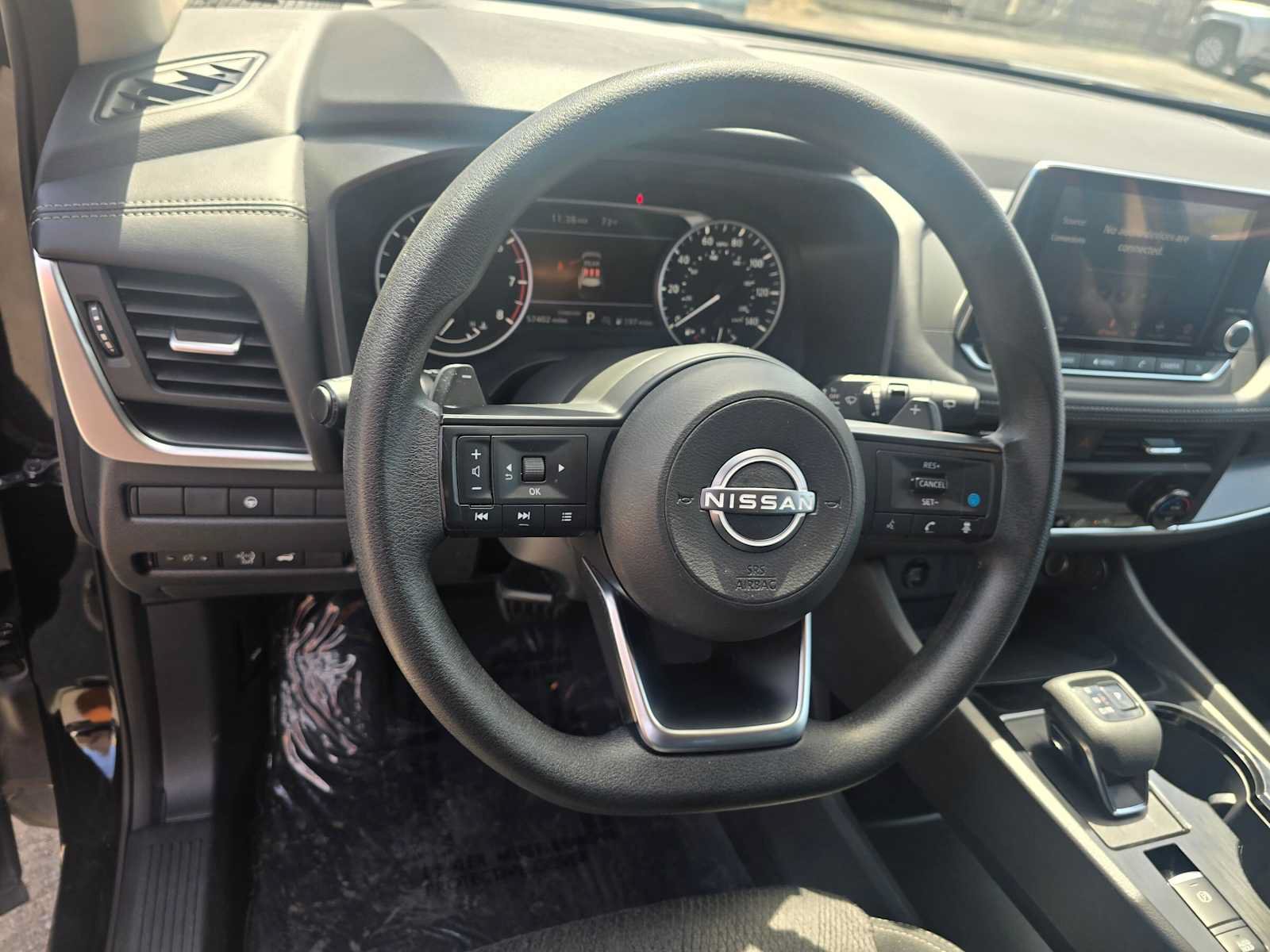 Used 2024 Nissan Rogue SV FWD image 24
