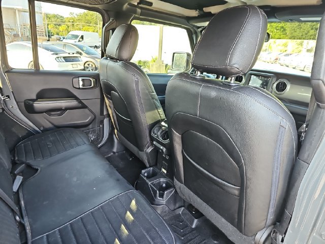 Used 2018 Jeep Wrangler Unlimited Sahara AWD/4WD image 13