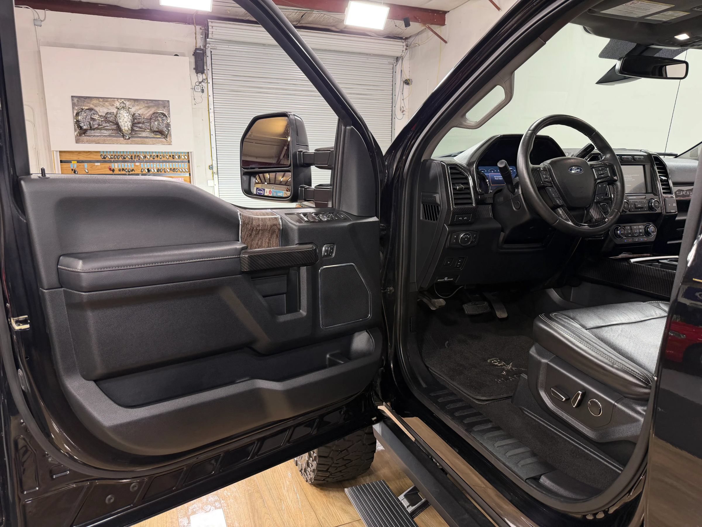 Used 2019 Ford F250 Lariat w/ Lariat Ultimate Package AWD/4WD image 13