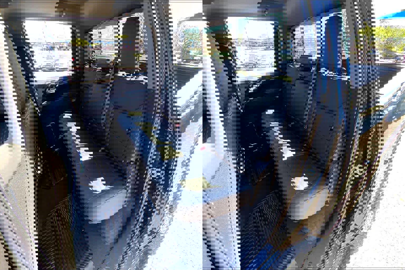 Used 2024 Chevrolet Silverado 2500 LTZ w/ LTZ Convenience Package image 21