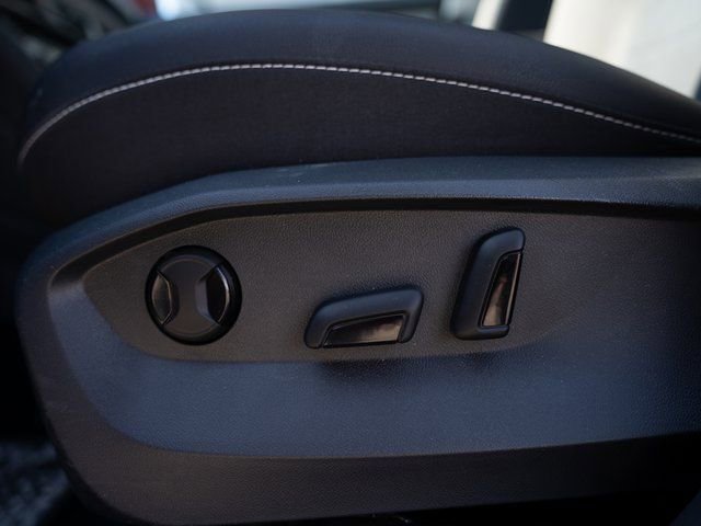 Certified 2024 Volkswagen Taos SE image 20