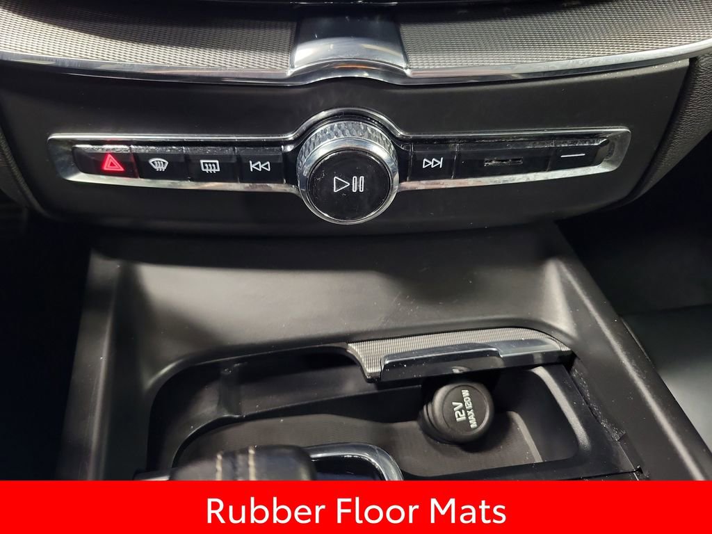 Used 2022 Volvo XC60 T8 R-Design w/ Advanced Package image 18