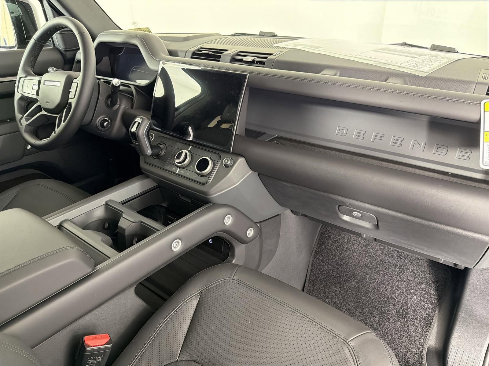 New 2026 Land Rover Defender 130 X-Dynamic SE image 36