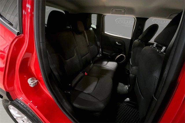 Used 2017 Jeep Renegade Latitude w/ Popular Equipment Group image 16