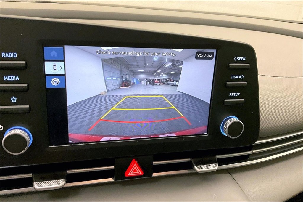 Certified 2025 Hyundai Elantra Sport image 19