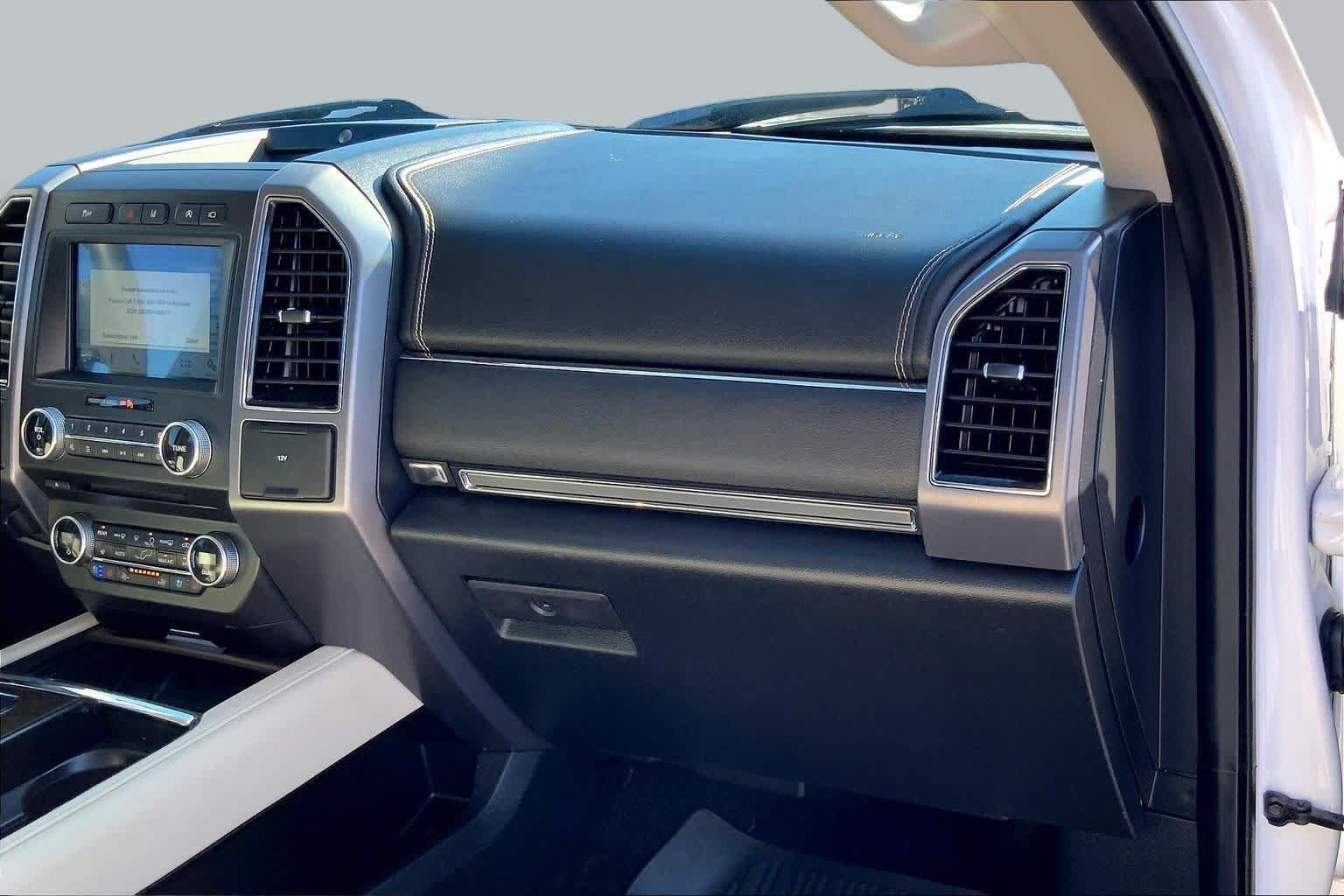 Used 2018 Ford Expedition Platinum RWD image 16