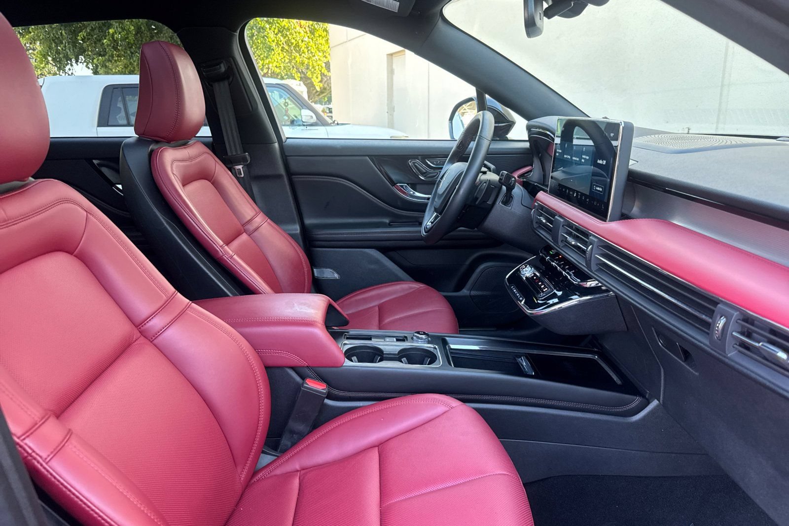 Used 2025 Lincoln Corsair Grand Touring AWD/4WD image 16