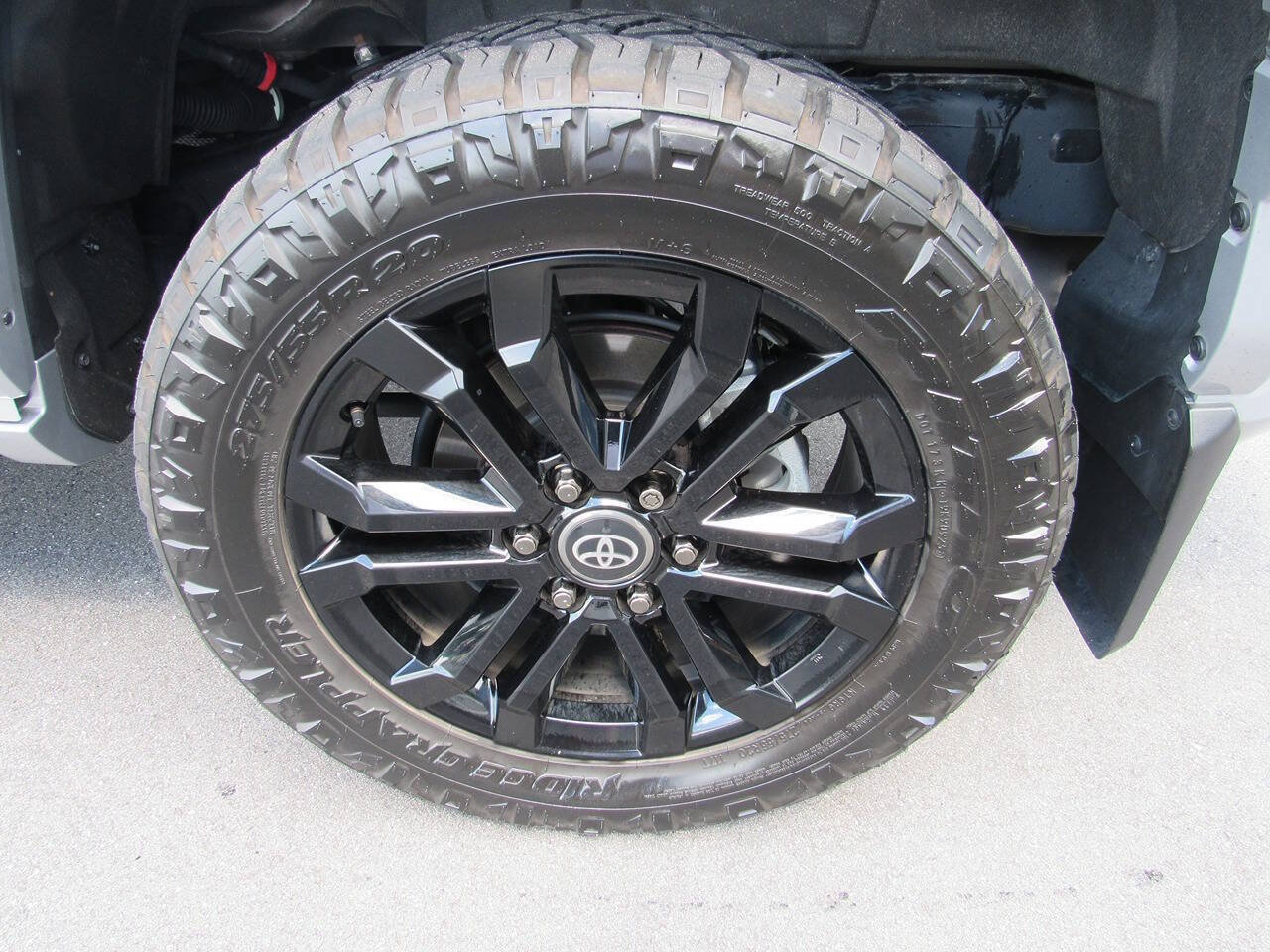Used 2025 Toyota 4Runner Platinum AWD/4WD image 13
