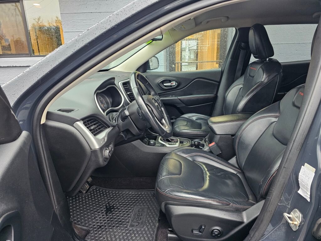 Used 2016 Jeep Cherokee Trailhawk w/ Leather Interior Group image 21