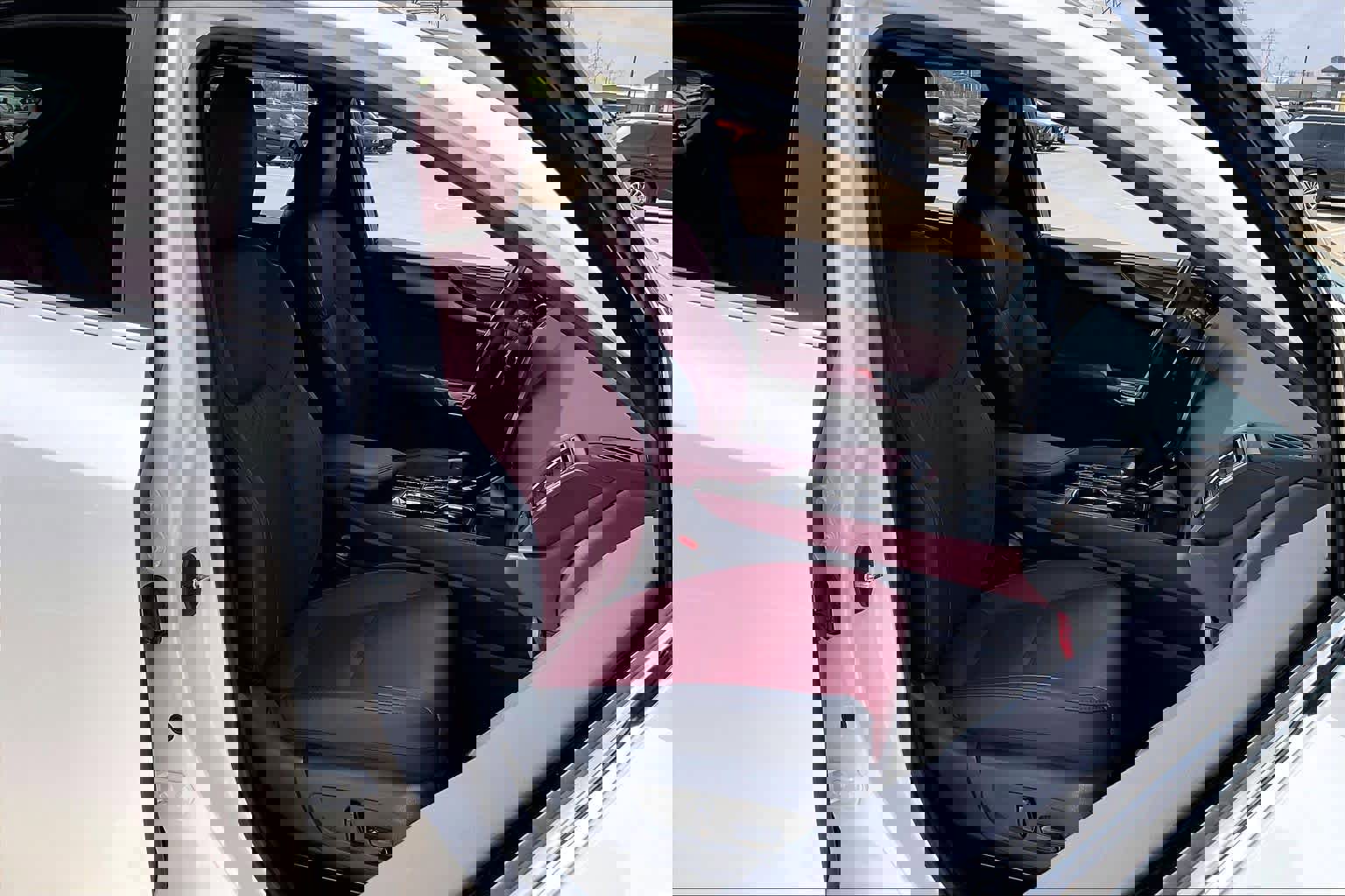 Used 2025 Lexus NX 250 FWD w/ Towing Package (2000 Lbs) image 8