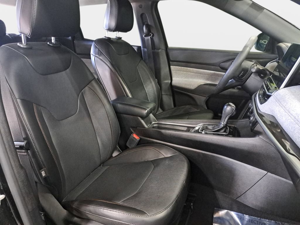 Certified 2023 Jeep Compass Latitude AWD/4WD image 11