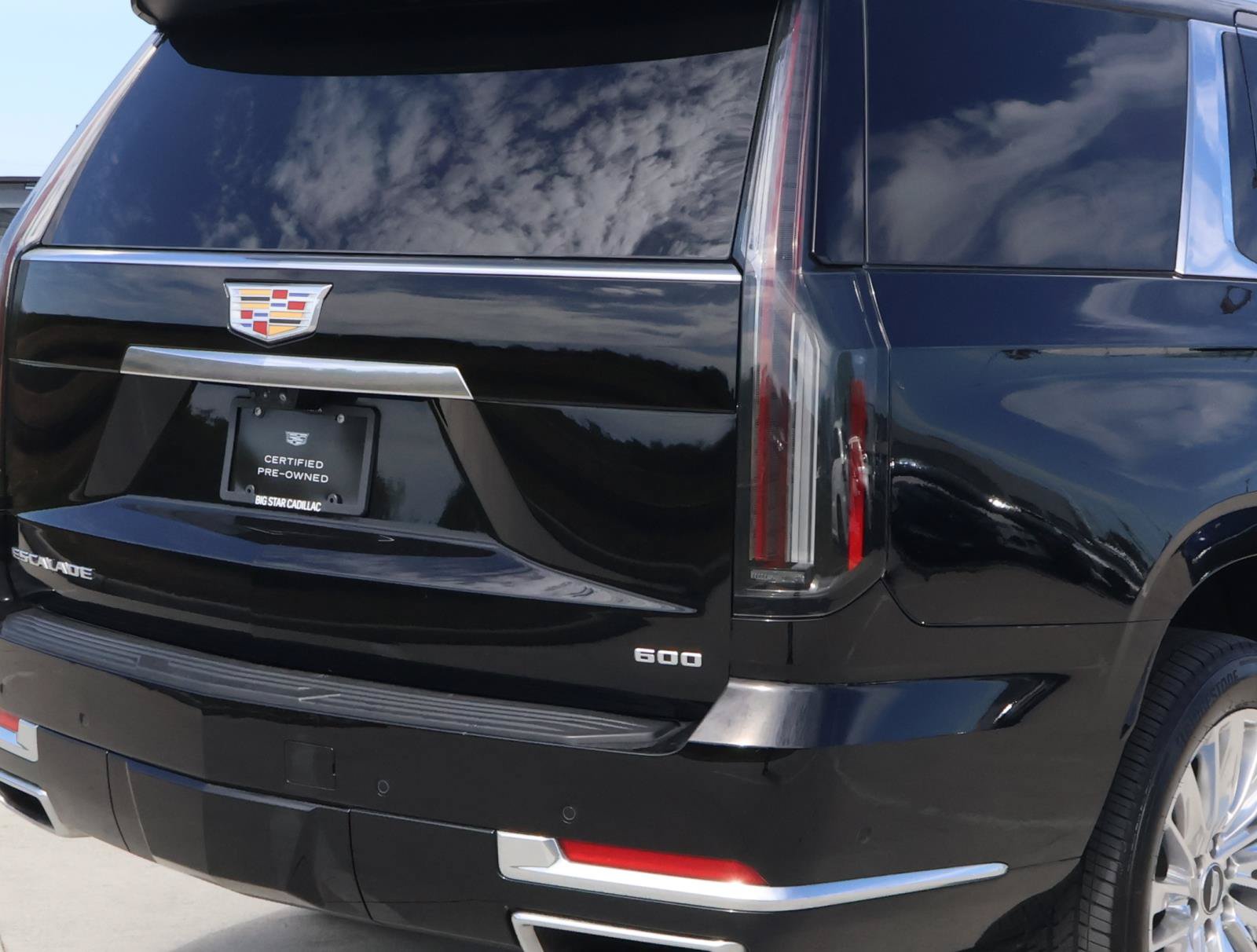 Certified 2026 Cadillac Escalade Luxury w/ LPO, Floor Liner Package AWD/4WD image 11