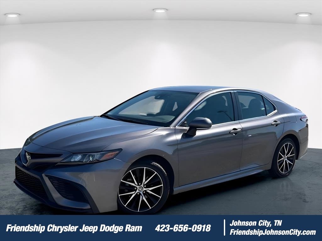 Used 2023 Toyota Camry SE image 1