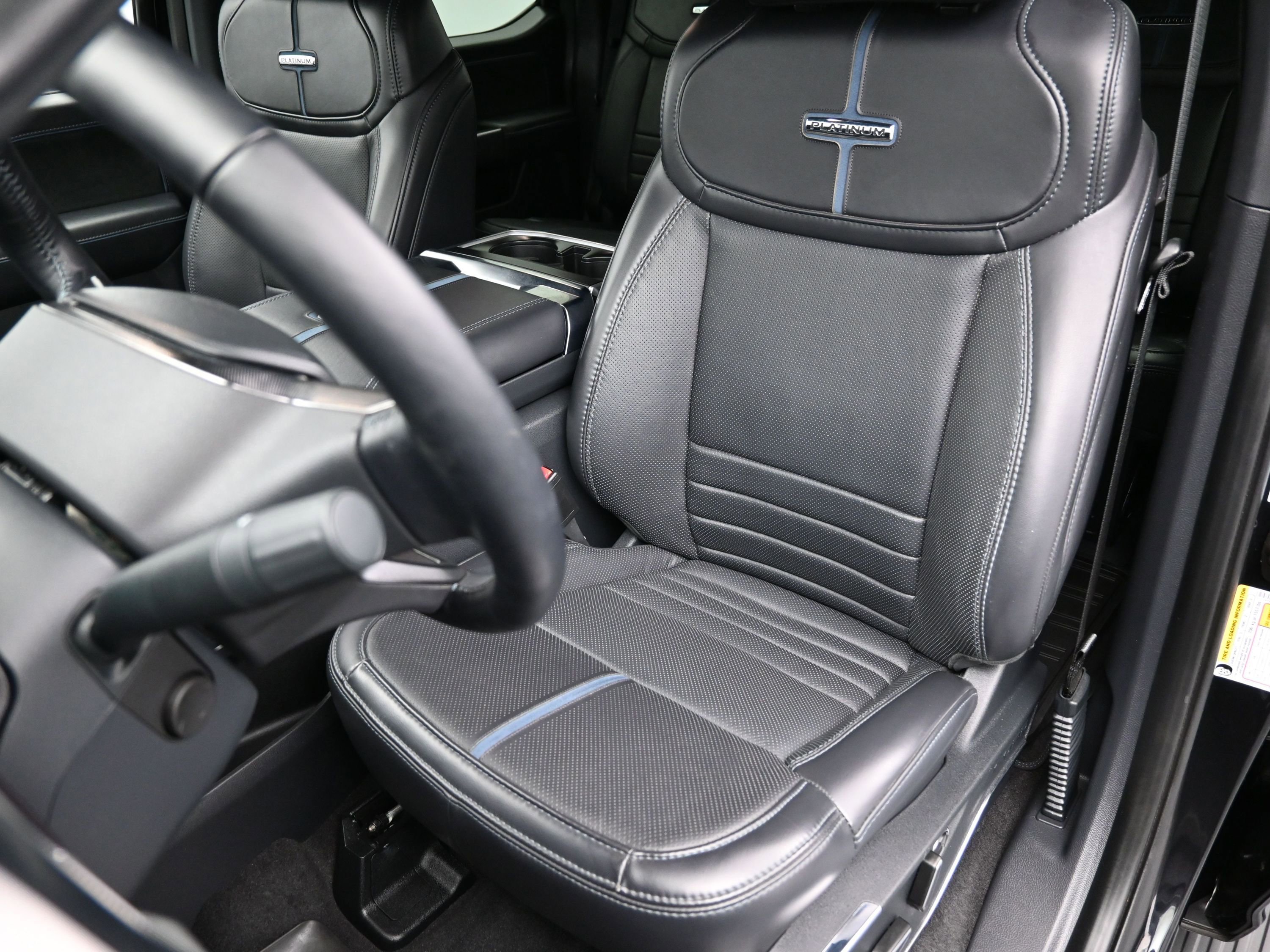 Used 2025 Ford F150 Platinum w/ FX4 Off-Road Package image 21