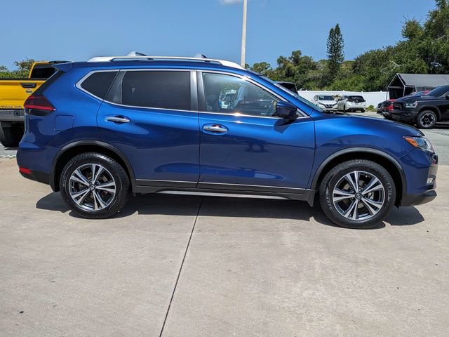 Used 2019 Nissan Rogue SV w/ Premium Package FWD image 4