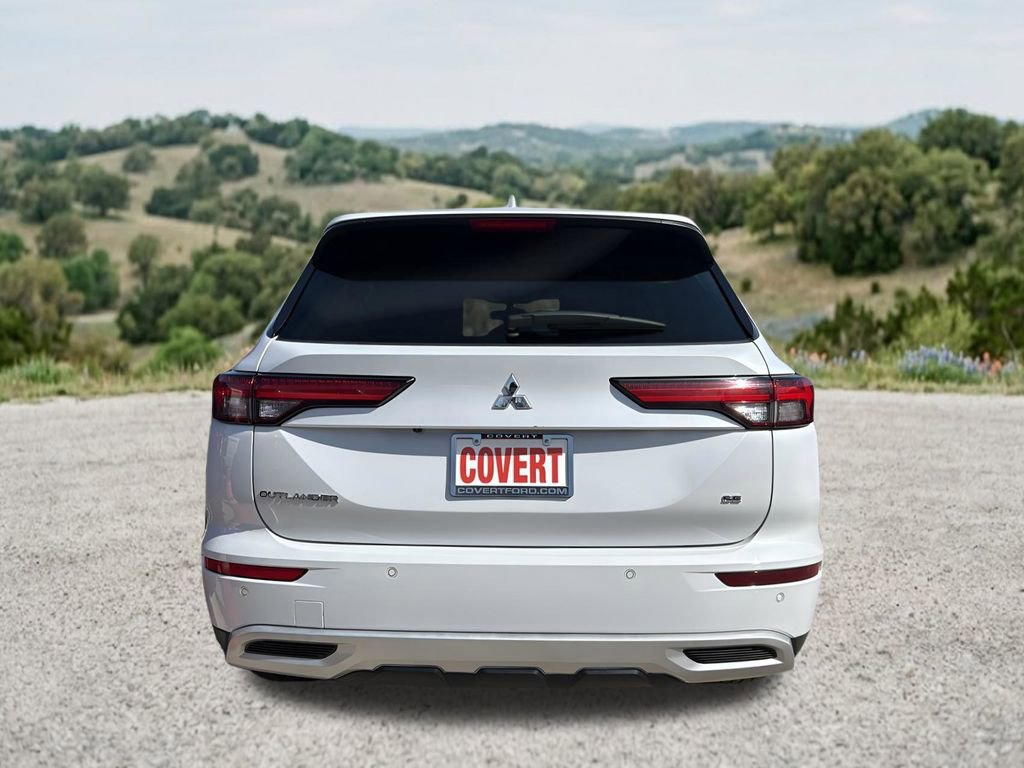 Used 2024 Mitsubishi Outlander SE Black Edition AWD/4WD image 4