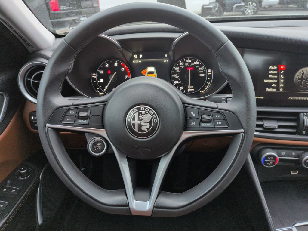 Used 2019 Alfa Romeo Giulia AWD image 14