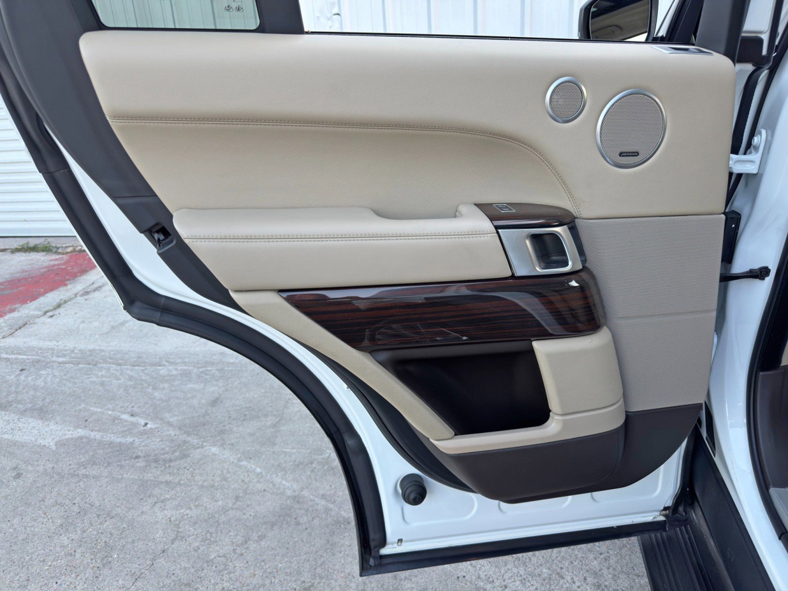 Used 2015 Land Rover Range Rover Supercharged image 41