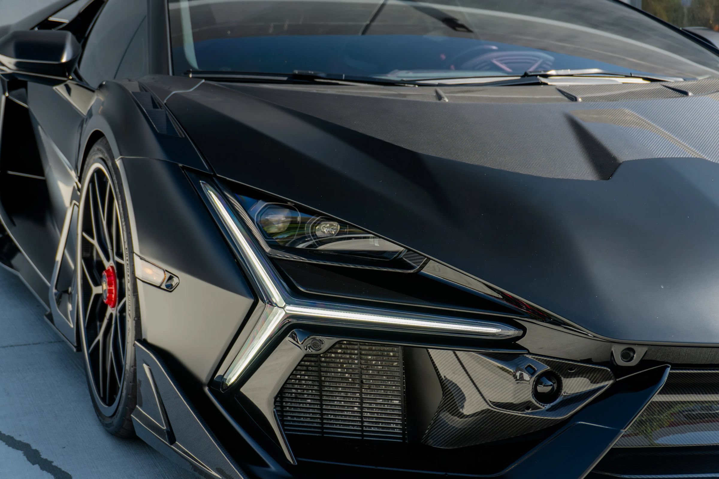 Used 2025 Lamborghini Revuelto AWD/4WD image 30