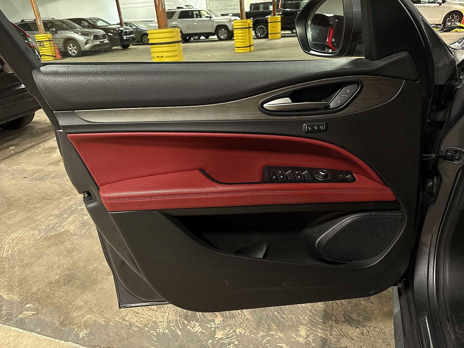 Used 2019 Alfa Romeo Stelvio Ti image 29