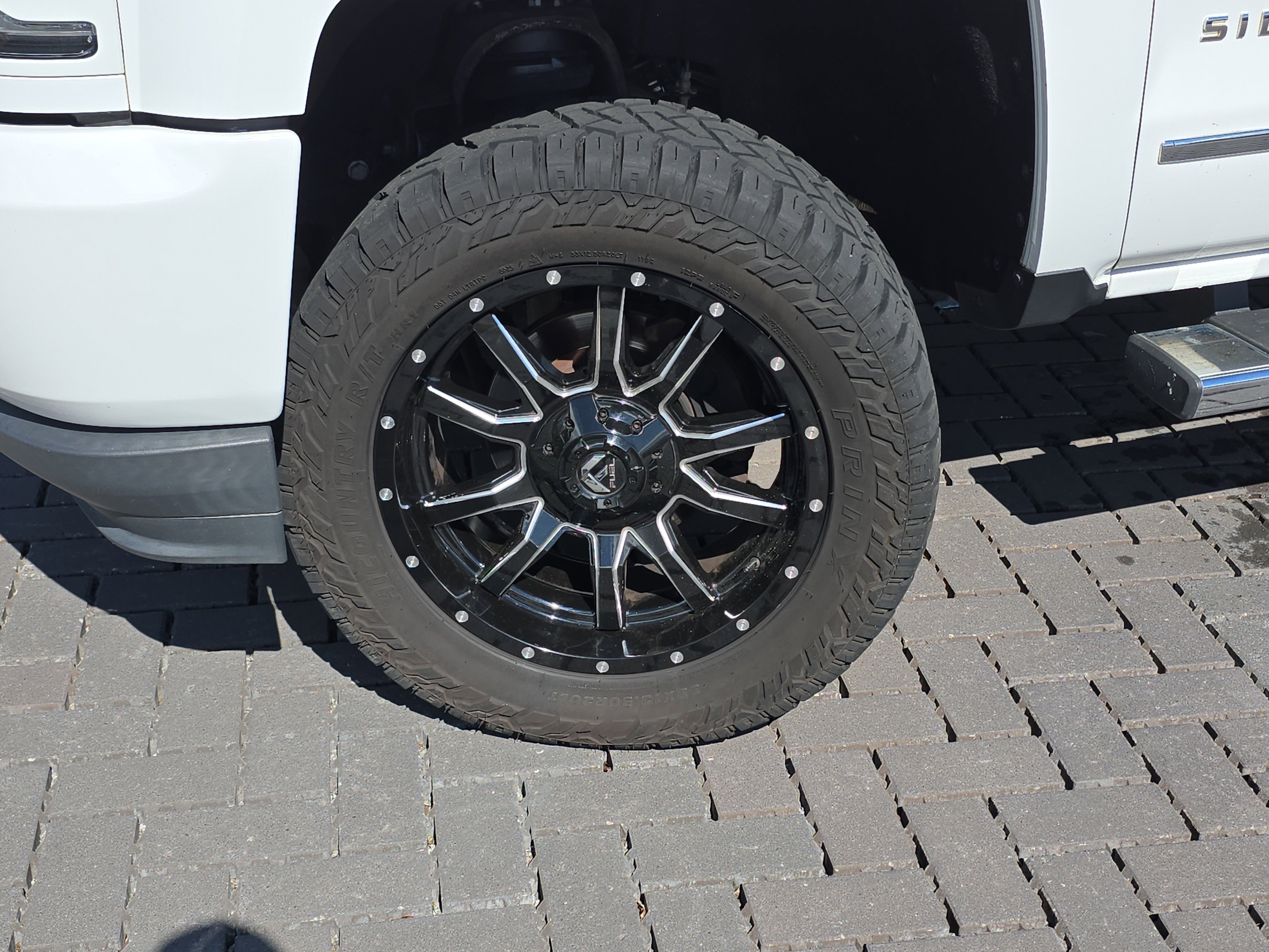 Used 2018 Chevrolet Silverado 1500 LTZ Z71 w/ LTZ Plus Package AWD/4WD image 10