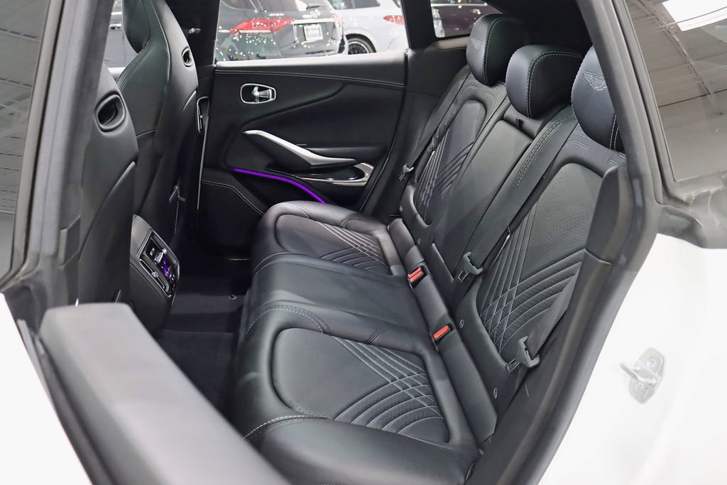 Used 2021 Aston Martin DBX AWD/4WD image 34