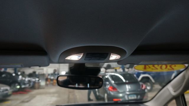 Used 2024 Chrysler Pacifica Touring-L image 33