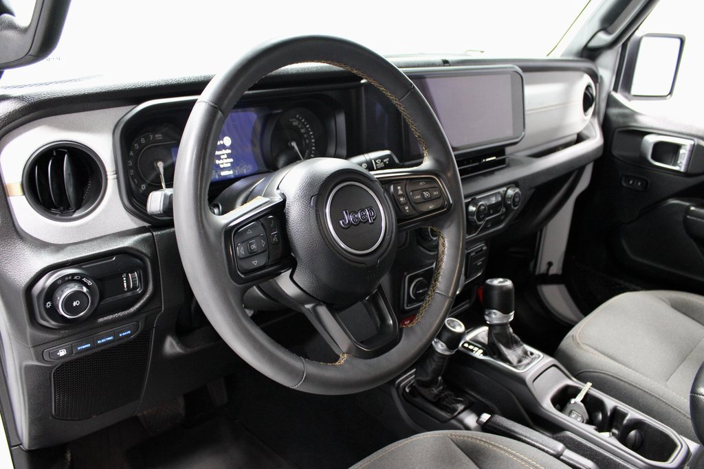 Used 2024 Jeep Wrangler Unlimited image 25