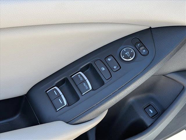 Used 2019 Honda Accord EX image 11