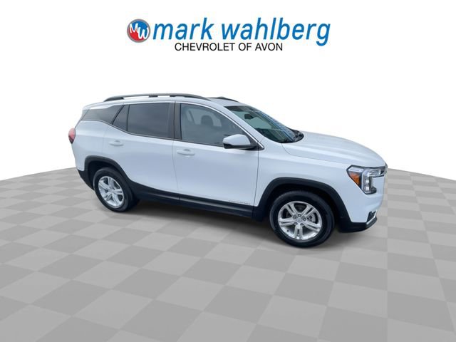 Certified 2024 GMC Terrain SLE w/ Driver Convenience Package FWD image 9
