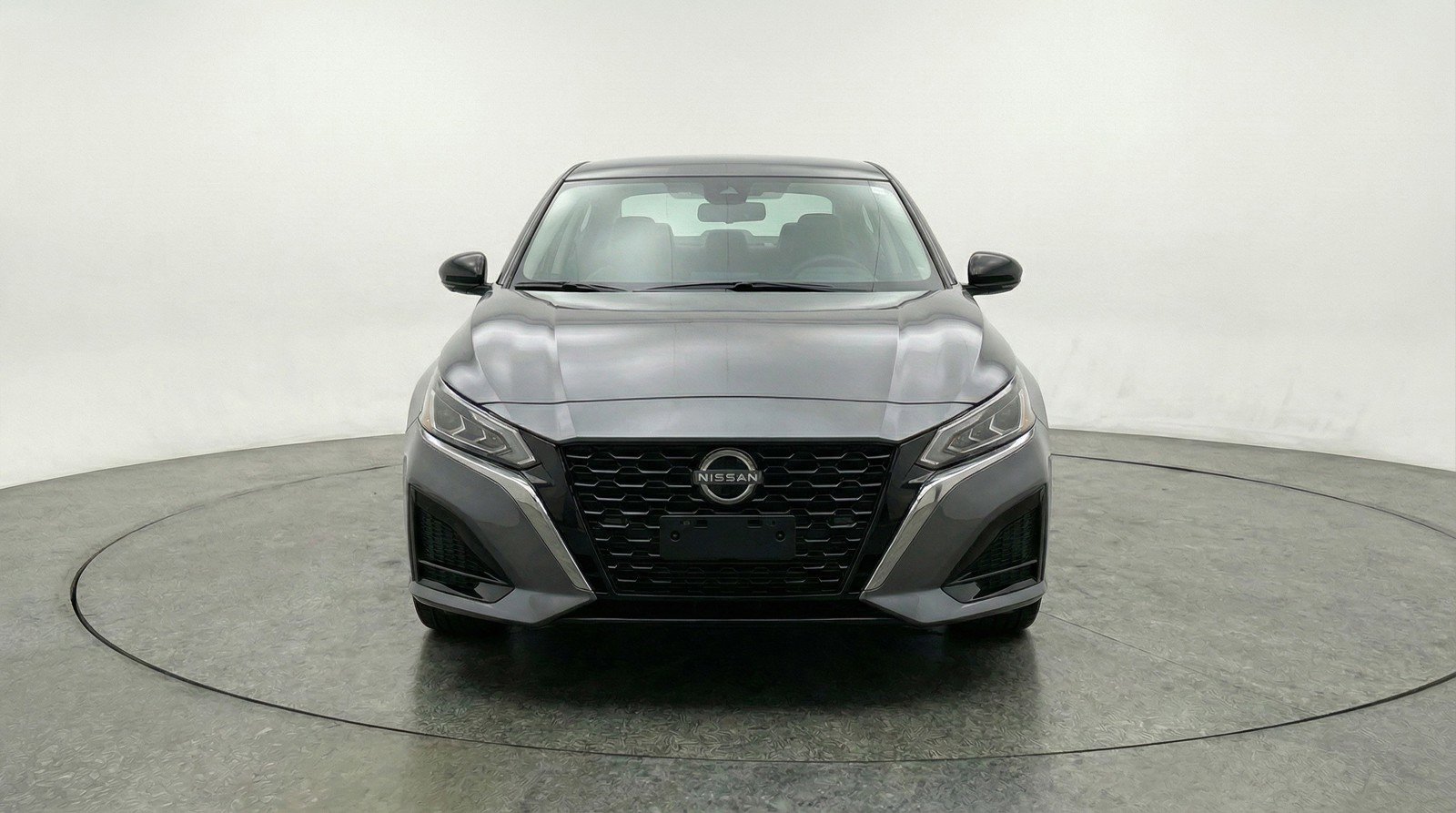 Used 2025 Nissan Altima 2.5 SV image 2